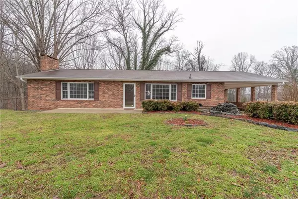 1025 Snow LOOP, Walnut Cove, NC 27052