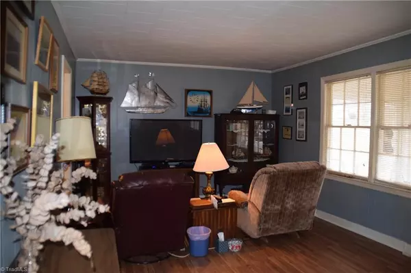 King, NC 27021,202 Lake ST