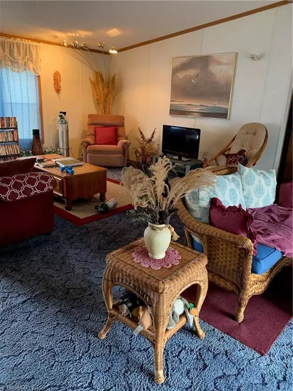 Summerfield, NC 27358,365 Gem Stone LOOP