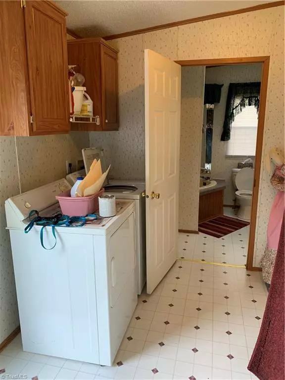 Summerfield, NC 27358,365 Gem Stone LOOP