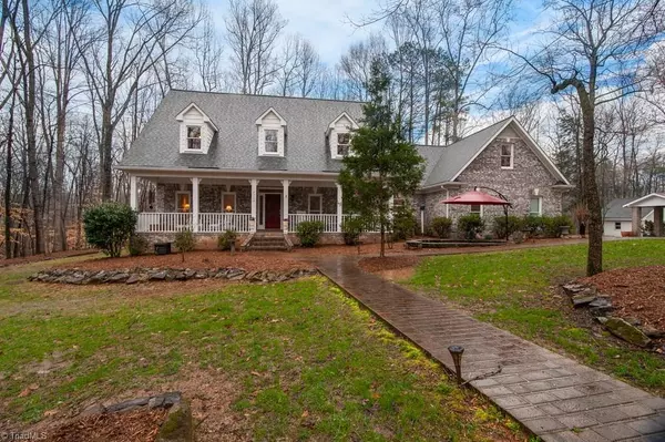 7700 Pinelawn LN, Summerfield, NC 27358