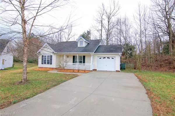 3948 Hickswood Forest CT, High Point, NC 27265