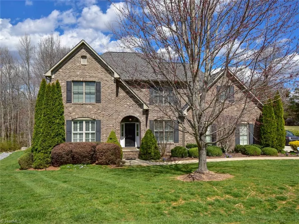 Oak Ridge, NC 27310,8704 Bromfield RD