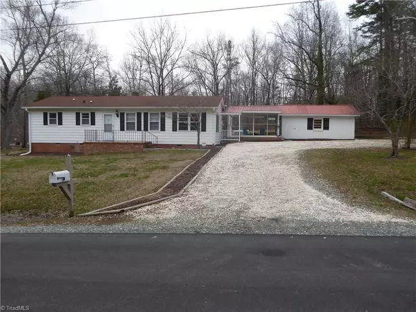 1201 Lancelot DR, Pleasant Garden, NC 27313