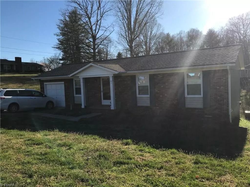 North Wilkesboro, NC 28659,113 Midlawn View ST