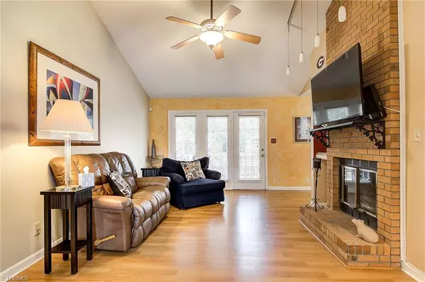 Jamestown, NC 27282,944 Chatfield DR