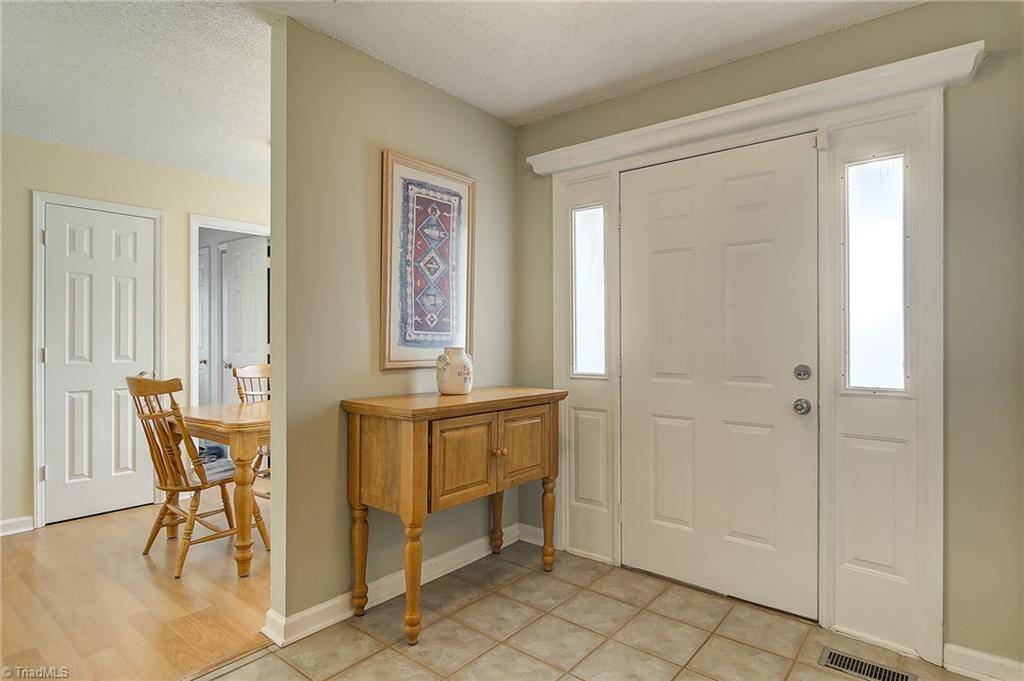 Jamestown, NC 27282,944 Chatfield DR
