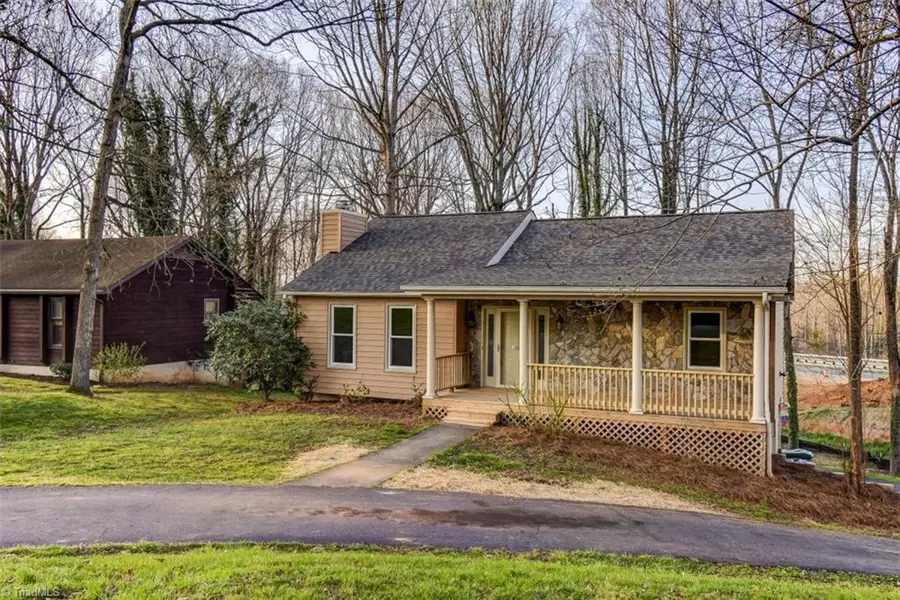 906 Thrushwood CIR, Rural Hall, NC 27045