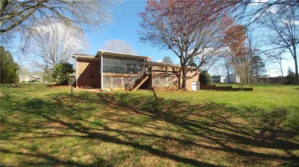 King, NC 27021,122 Caroline CT