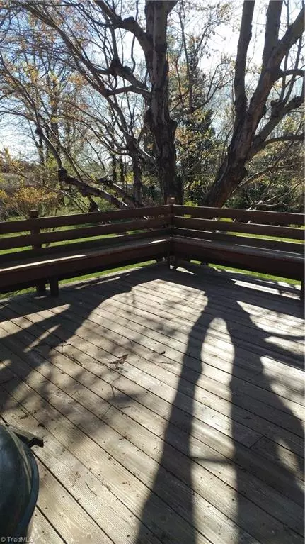 King, NC 27021,122 Caroline CT