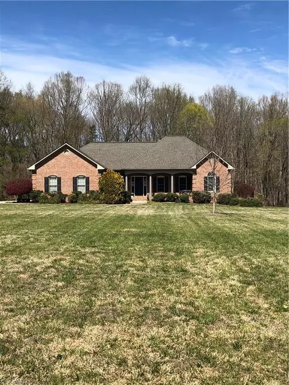 275 Yokley RD, Lexington, NC 27295