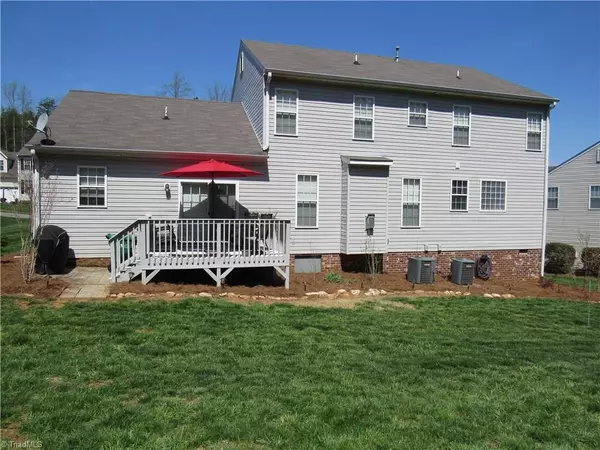 King, NC 27021,124 Oakmont LN