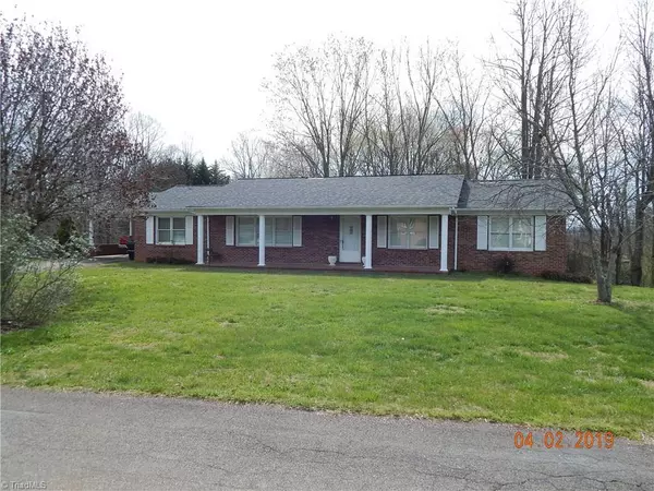 282 Crestoak DR, Wilkesboro, NC 28697