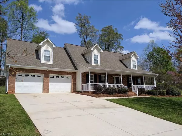 5696 Beaver Pond TRL, Pfafftown, NC 27040