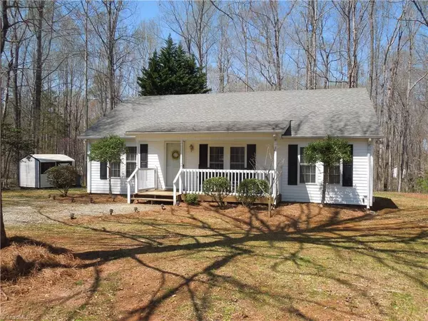 5607 Golden Pine TRL, Mcleansville, NC 27301