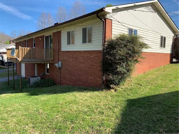 Wilkesboro, NC 28697,682 Ridgecrest ST