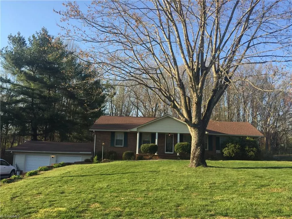 King, NC 27021,1036 Dogwood DR