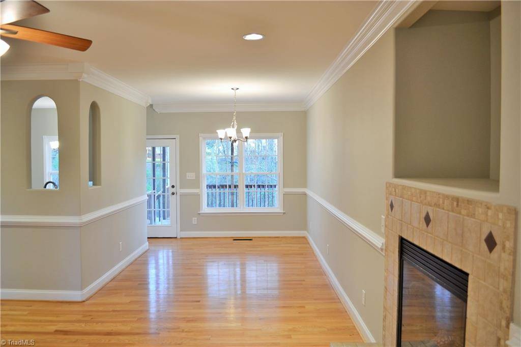 Winston Salem, NC 27103,5022 Cedarwood DR