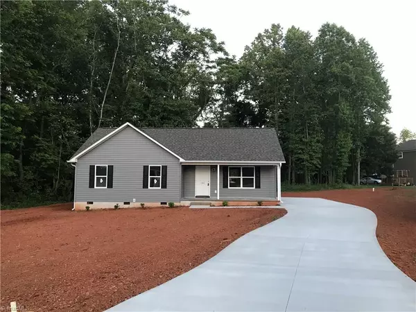 702 Alan DR, Yadkinville, NC 27055