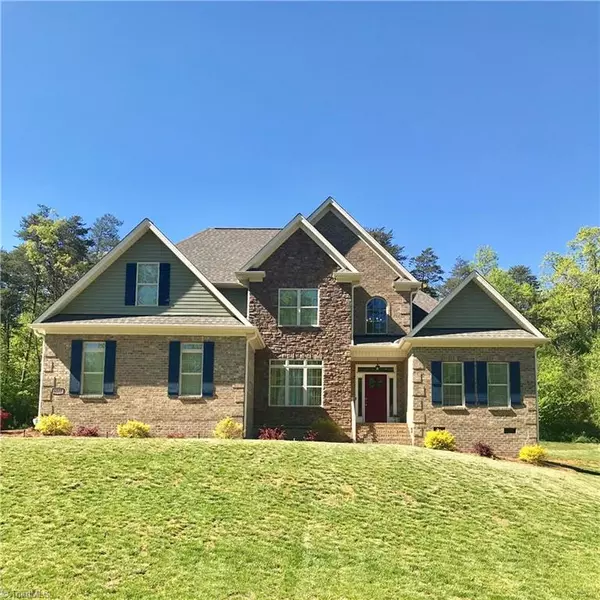 6577 Fieldmont Manor DR, Tobaccoville, NC 27050