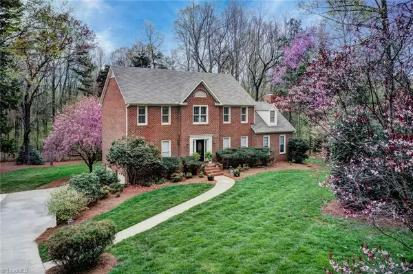 5004 Millstaff DR, Oak Ridge, NC 27310