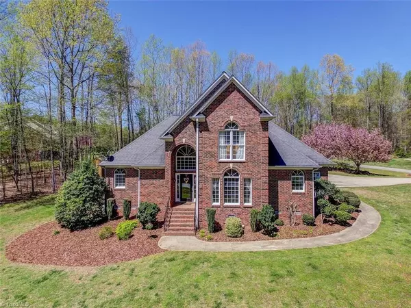 120 Putter LN, Summerfield, NC 27358