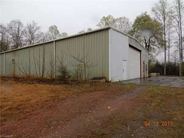 1202 Flint Hill RD, North Wilkesboro, NC 28659