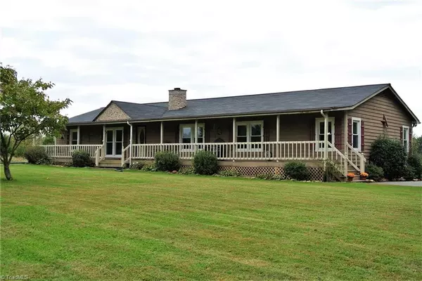 1053 Carter WAY, Yadkinville, NC 27055