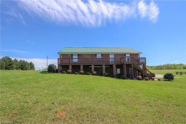 7406 Okay WAY, Yadkinville, NC 27055