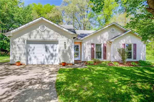 2800 Old Scotney CT, Greensboro, NC 27407