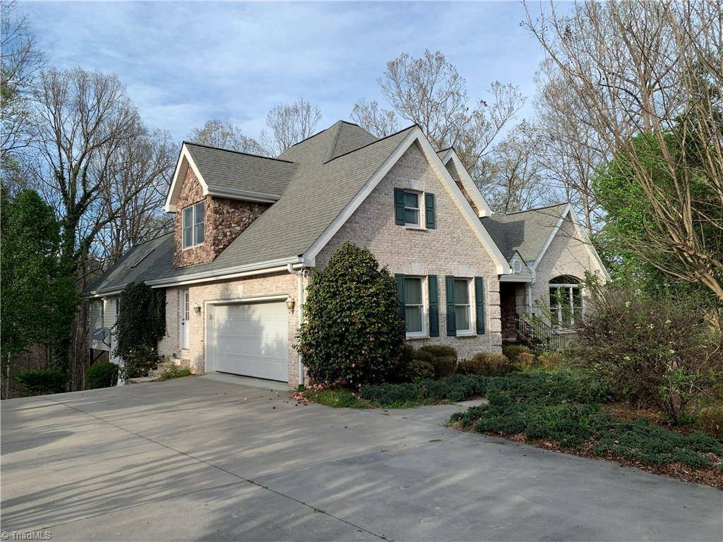 2017 Fairview CIR, Wilkesboro, NC 28697