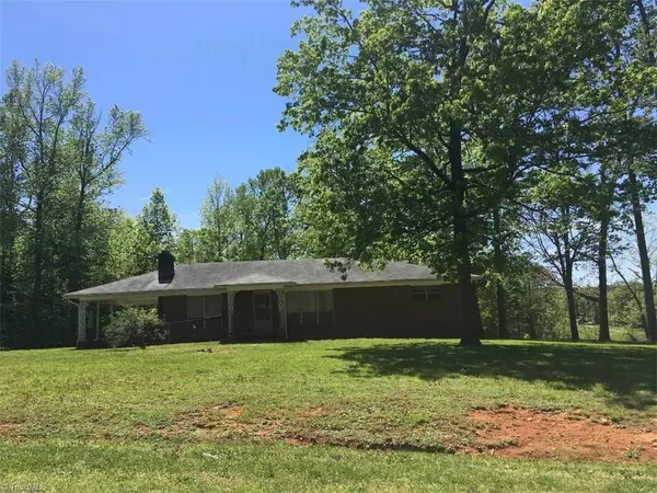 1904 Burkhart RD, Lexington, NC 27292