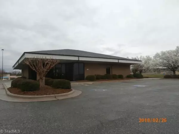 1711 E 11th ST, Siler City, NC 27344