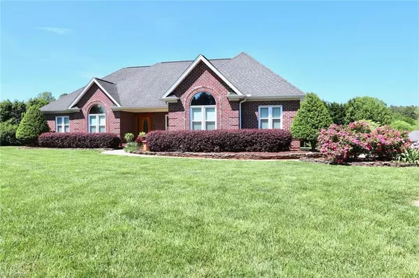 4008 Point CT, Mebane, NC 27302