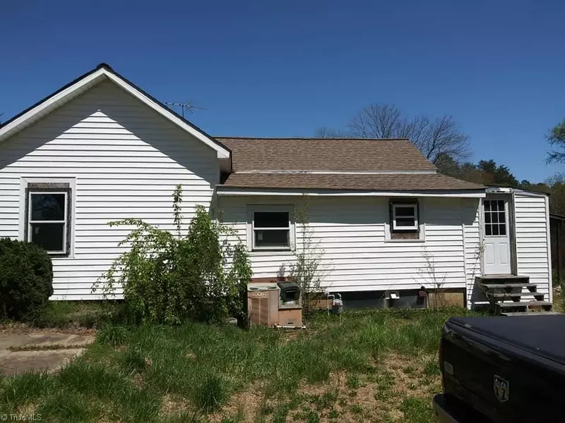 688 NC Highway 150, Lexington, NC 27295