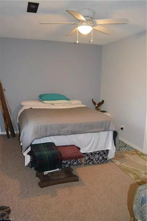 King, NC 27021,210 Mountainview CT