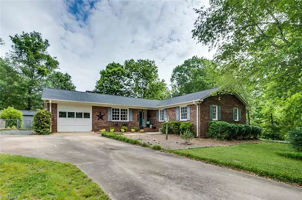 1000 Parkwood DR, Siler City, NC 27344