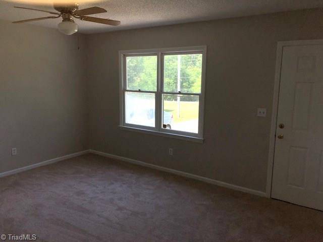 Lexington, NC 27295,704 Pickett RD