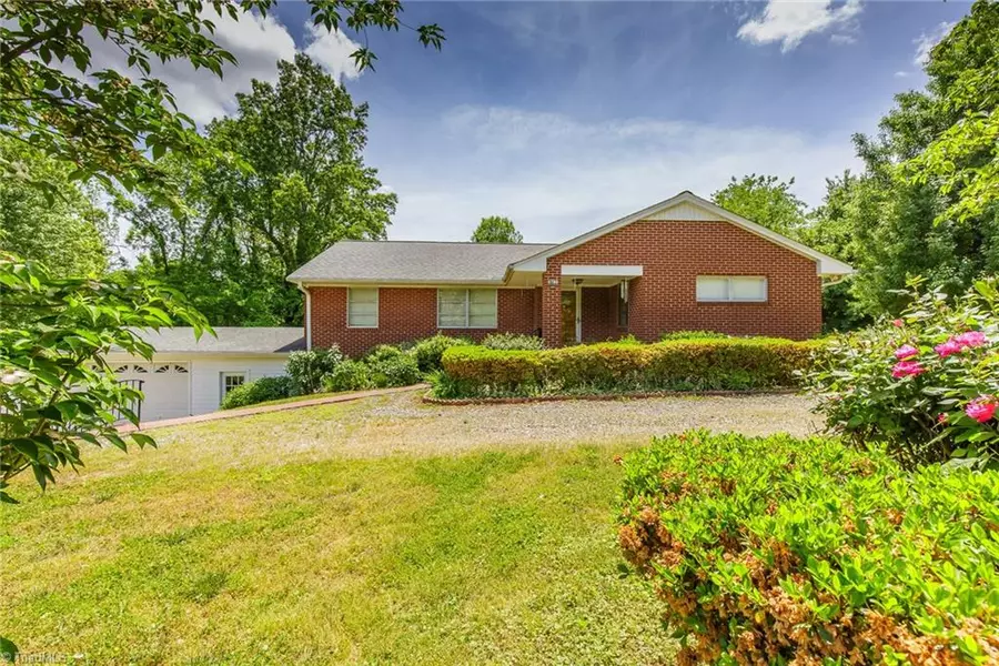 2736 May DR, Burlington, NC 27215