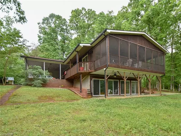 Madison, NC 27025,233 Madison Beach RD