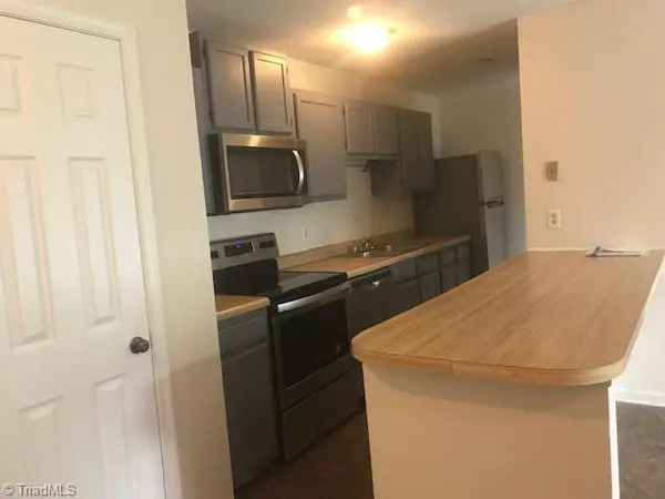 Greensboro, NC 27407,3109 Darden RD #D
