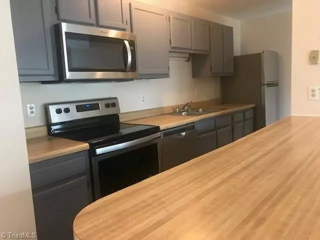 Greensboro, NC 27407,3109 Darden RD #D