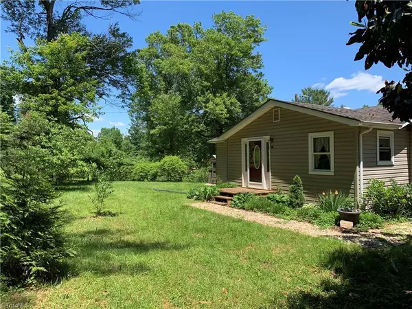 Roaring River, NC 28669,513 Ridge RD