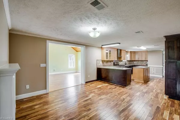 King, NC 27021,1226 Hill RD