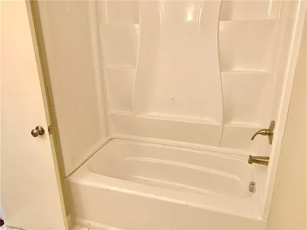 Greensboro, NC 27407,5 Wakerobin CT