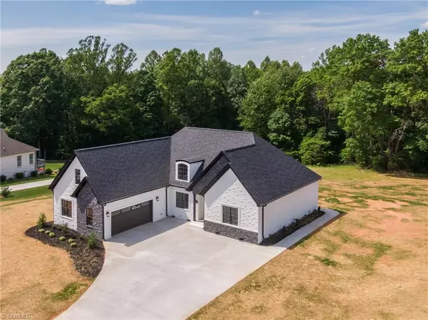 8239 Blackberry Ridge CT, Belews Creek, NC 27009