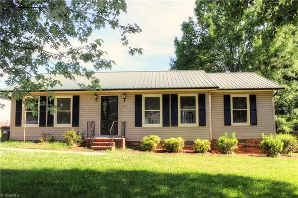 215 Aldridge LN, Archdale, NC 27263