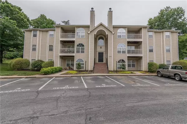 6706 Friendly AVE #1A, Greensboro, NC 27410