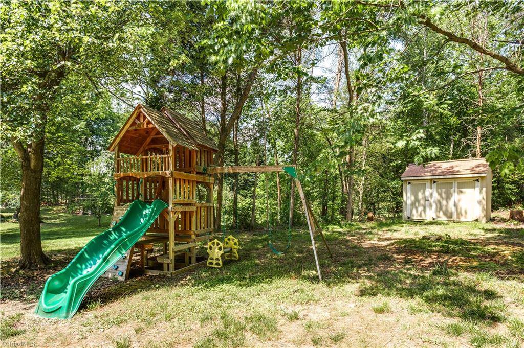 Summerfield, NC 27358,1101 Stallion CT