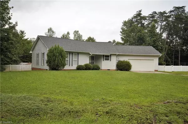 5602 Whispering Pines DR, Summerfield, NC 27358